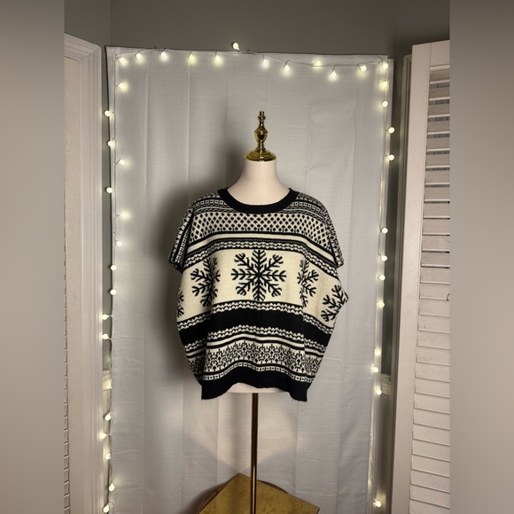 Shosho Black and White Snowflake Sweater - Picture 7 of 7
